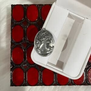 NEW Simmons VINTAGE Cameo Pewter Necklace Pendant Charm Oval Signed 1.5” NWOT